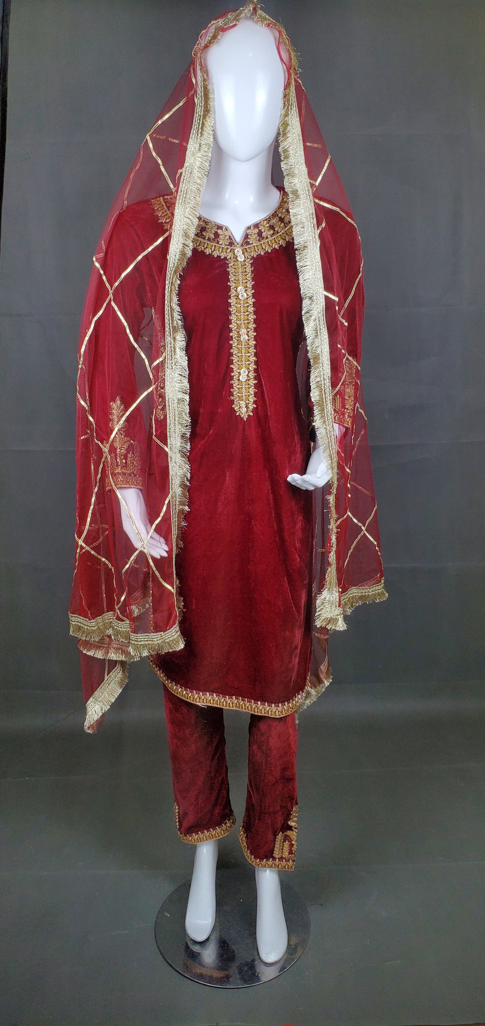 3PC velvet suit with embroidery - Red